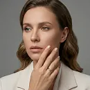 Кольцо из красного золота с бриллиантом