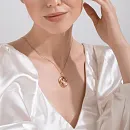 Подвеска из красного золота с фианитами