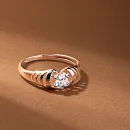 Кольцо из красного золота с фианитом