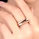 Кольцо из красного золота с фианитами