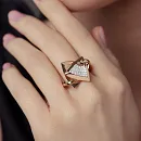 Кольцо из красного золота с фианитами