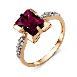 Кольцо из красного золота с гранатом