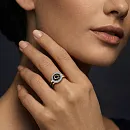 Кольцо из желтого золота с бриллиантами и сапфиром