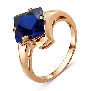 Кольцо из красного золота с корундом