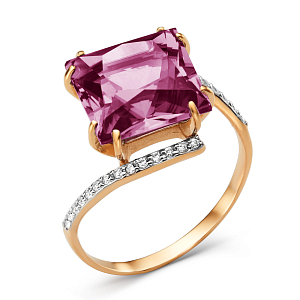 Кольцо из красного золота с корундом