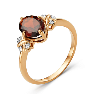 Кольцо из красного золота с гранатом