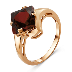 Кольцо из красного золота с корундом