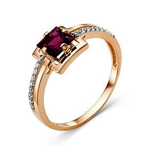 Кольцо из красного золота с гранатом